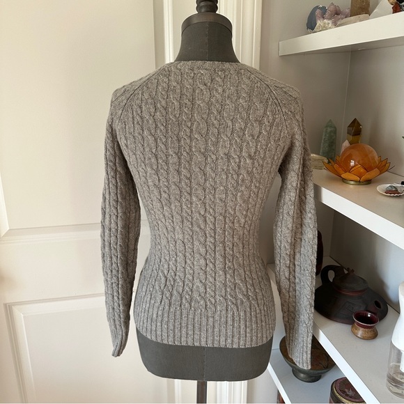 GAP Cable Knit Sweater - Picture 2 of 4